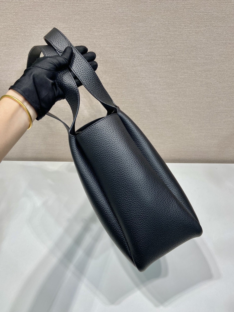 Pra*a bucket bags